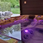 Апартаменты Le Fermage - Avec Piscine, Sauna Et Jacuzzi *
